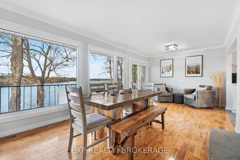 4277 MAPLE Dr, South Frontenac, ON K0H 2W0