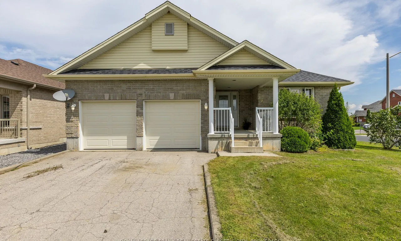 2 Lawson Ave, Kawartha Lakes, ON K9V 4R1