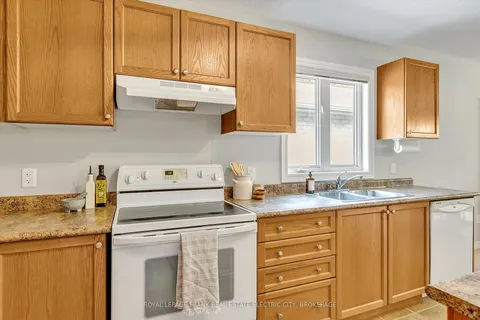 2 Lawson Ave, Kawartha Lakes, ON K9V 4R1