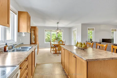 2 Lawson Ave, Kawartha Lakes, ON K9V 4R1