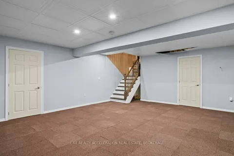 14 West Park Lane, Addington Highlands, ON K0H 2G0