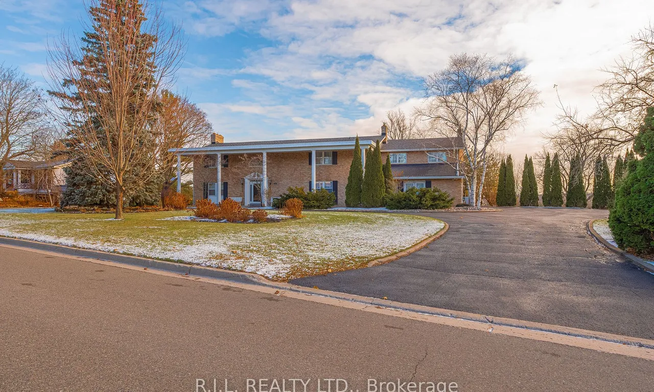 1562 Champlain Dr, Peterborough, ON K9L 1N6