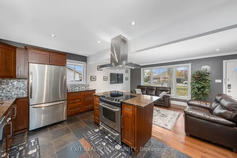 1261 Cathcart Blvd, Sarnia, ON N7S 2H7