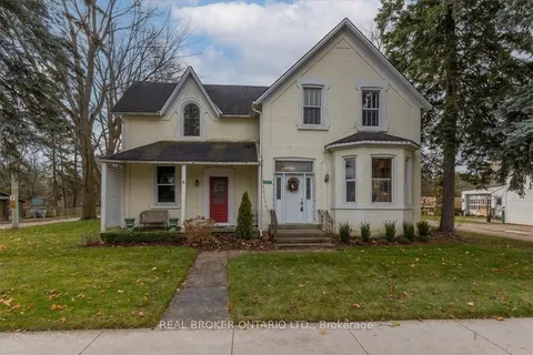 207 Huron Rd, Perth South, ON N0K 1X0