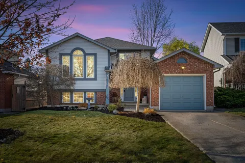 11 Stuart St, Haldimand, ON N3W 2L3