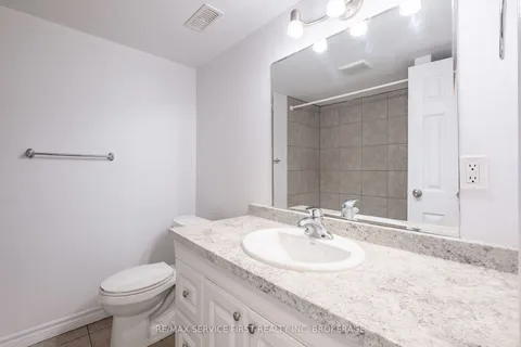 906 Uxbridge Cres, Kingston, ON K7M 8K9