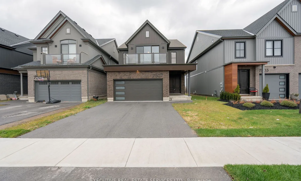 7507 Splendour Dr, Niagara Falls, ON L2H 2Y6
