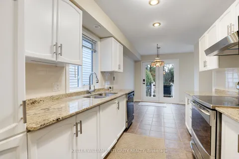 95 Springcreek Cres, Kanata, ON K2M 2K8