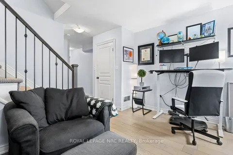 39 Durksen Dr, St. Catharines, ON L2R 0A7