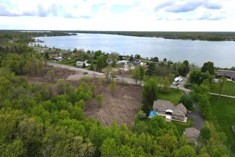 2121 Houck Crescent, Fort Erie, ON L2A 5M4