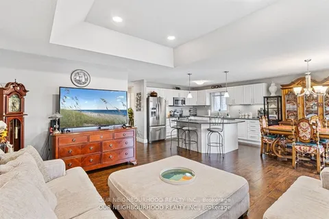 52 Mcintosh Cres, Quinte West, ON K0K 1B0