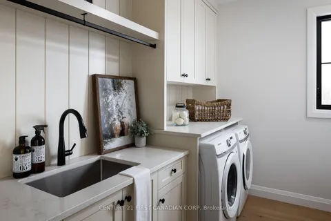 2166 Linkway Boulevard, London, ON N6K 0C8