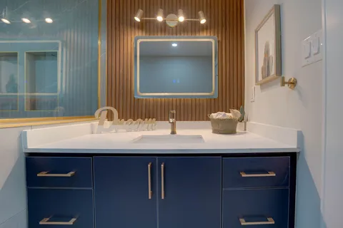 402 Upper Paradise Rd, Hamilton, ON L9C 5E1