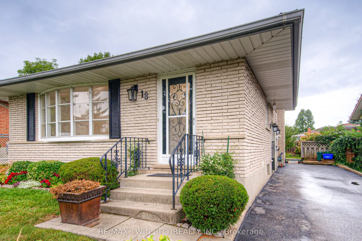 18 Bosworth Crescent, ON N2E 1Z1