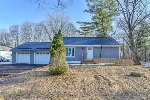 125 Oakwood Dr, Gravenhurst, ON P1P 1B3