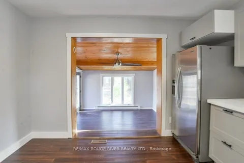 125 Oakwood Dr, Gravenhurst, ON P1P 1B3