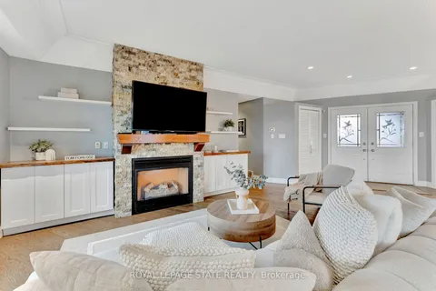 621 Ridge Rd, Grimsby, ON L3M 4E7