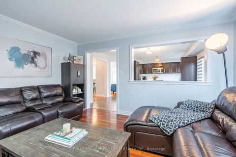 82 BARRETT Ave, Brantford, ON N3S 0B4