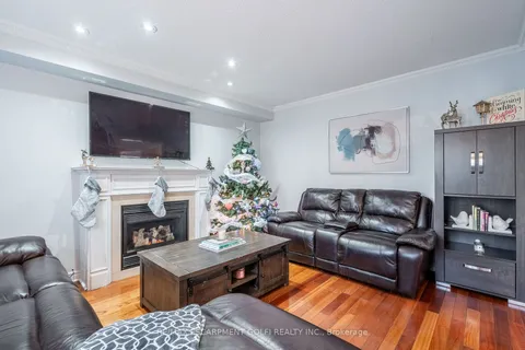 82 BARRETT Ave, Brantford, ON N3S 0B4