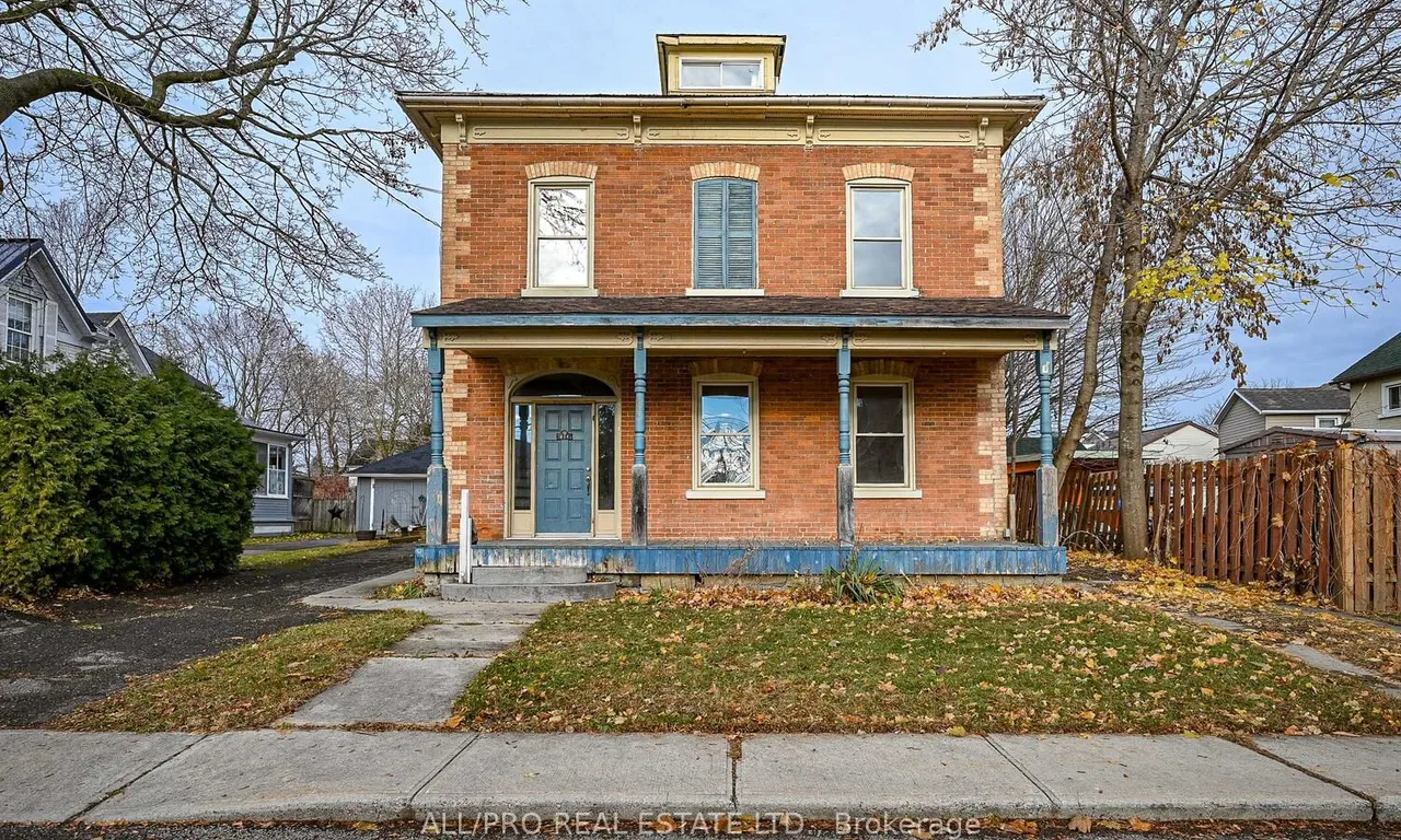 414 James St, Prescott, ON K0E 1T0