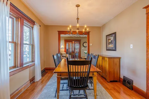 5583 Prince Edward Ave, Niagara Falls, ON L2G 5H9