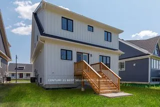 168 Courtland Street, Blue Mountains, ON L9Y 5L7