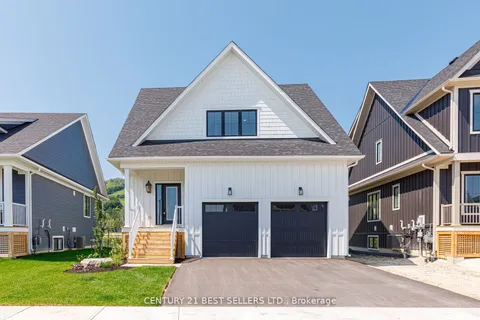 168 Courtland Street, Blue Mountains, ON L9Y 5L7