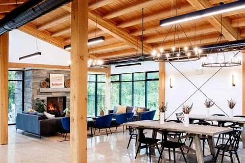 168 Courtland Street, Blue Mountains, ON L9Y 5L7