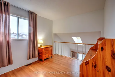 1223 Cedarcroft Cres, Cyrville - Carson Grove - Pineview, ON K1B 5G9