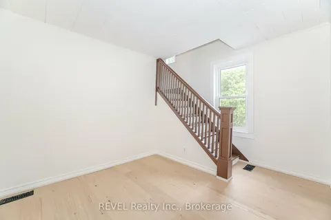 39 Phipps St, Fort Erie, ON L2A 2V3