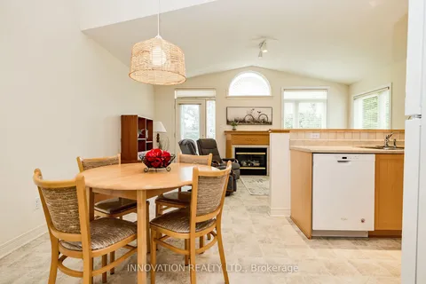 8 NIGHTHAWK Cres, Kanata, ON K2M 2R5