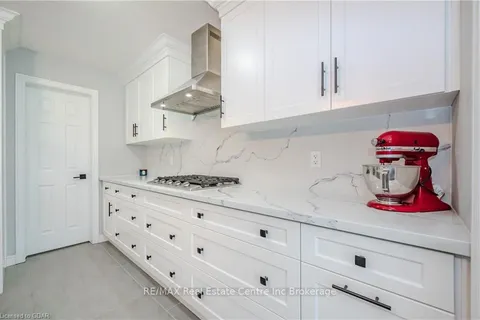 30 JOHN BRABSON Cres, Guelph, ON N1G 0G5