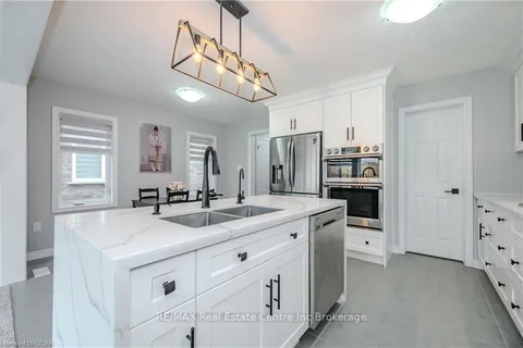 30 JOHN BRABSON Cres, Guelph, ON N1G 0G5