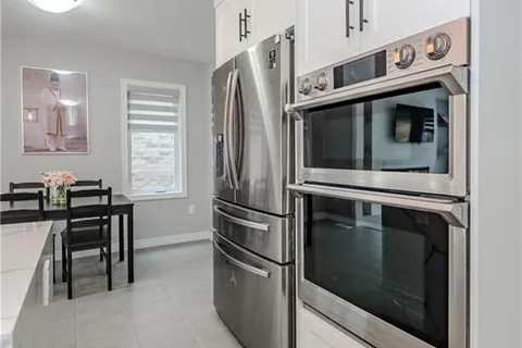 30 JOHN BRABSON Cres, Guelph, ON N1G 0G5