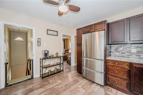 23 DUMBARTON St, Guelph, ON N1E 3T4