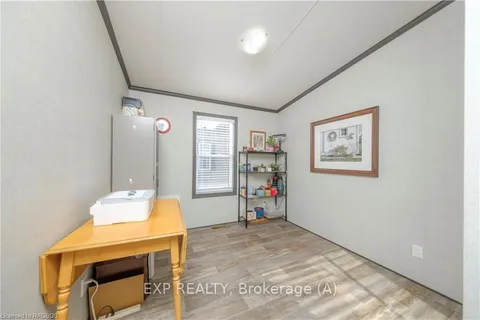 112 MEADOWVIEW Lane, ON N4W 3G8