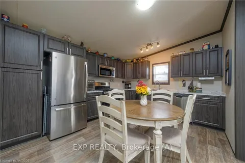112 MEADOWVIEW Lane, ON N4W 3G8