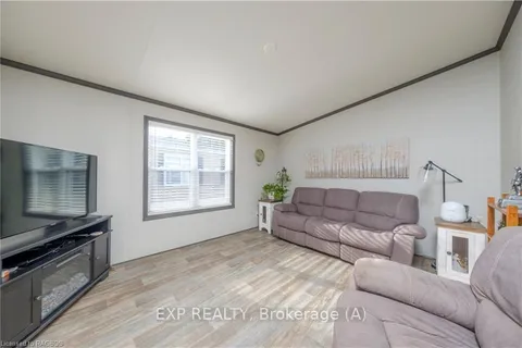 112 MEADOWVIEW Lane, ON N4W 3G8