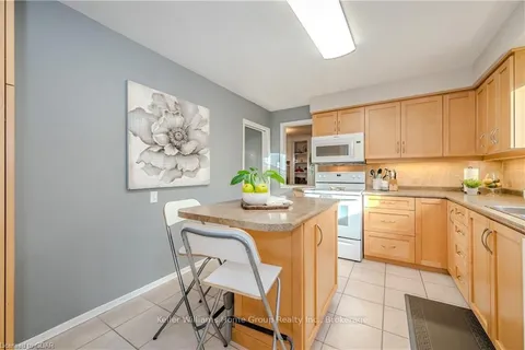 83 RICKSON Ave, Guelph, ON N1G 3B6