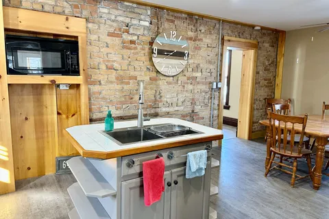 641 10TH Avenue, Hanover, ON N4N 2P6