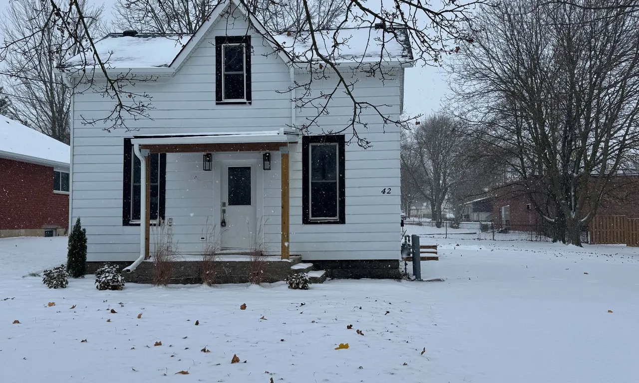 42 GEORGE St, Huron East, ON N0K 1W0
