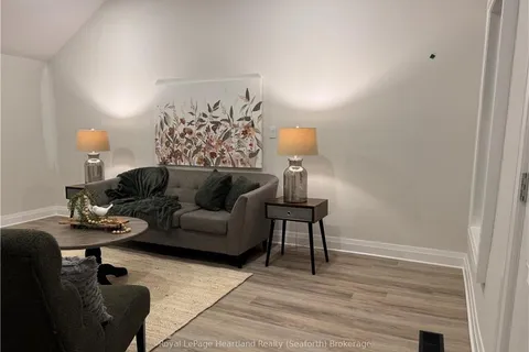 42 GEORGE St, Huron East, ON N0K 1W0