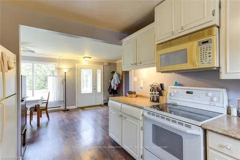 205 LONDON Road, Huron-Kinloss, ON N2Z 2X3