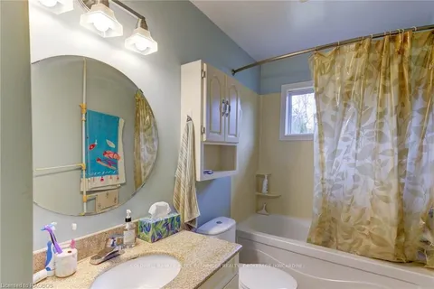 205 LONDON Road, Huron-Kinloss, ON N2Z 2X3