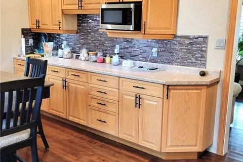 1235 SEVERIN Dr, Sarnia, ON N7S 2B9