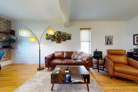 25 Locust St, St. Thomas, ON N5R 2C1