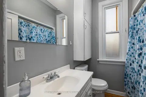 197 Toronto St, Kingston, ON K7L 4A9
