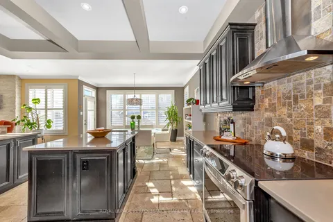 700 Beaudelaire Dr, Orleans - Cumberland and Area, ON K4A 0S2