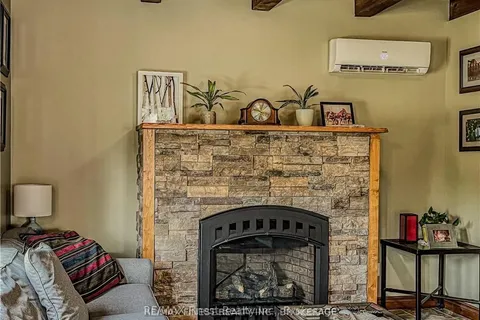 1977 Thorpe Rd, Loyalist, ON K0H 2H0