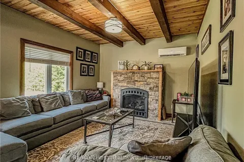 1977 Thorpe Rd, Loyalist, ON K0H 2H0